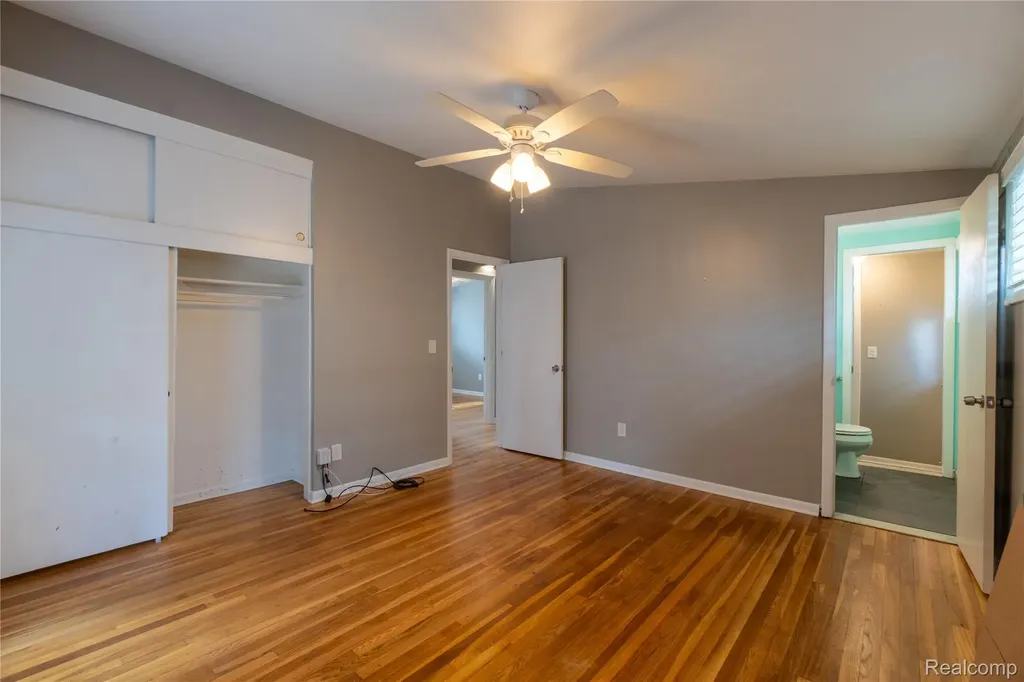 21512 Briarcliff Street St. Clair Shores City MI 48082