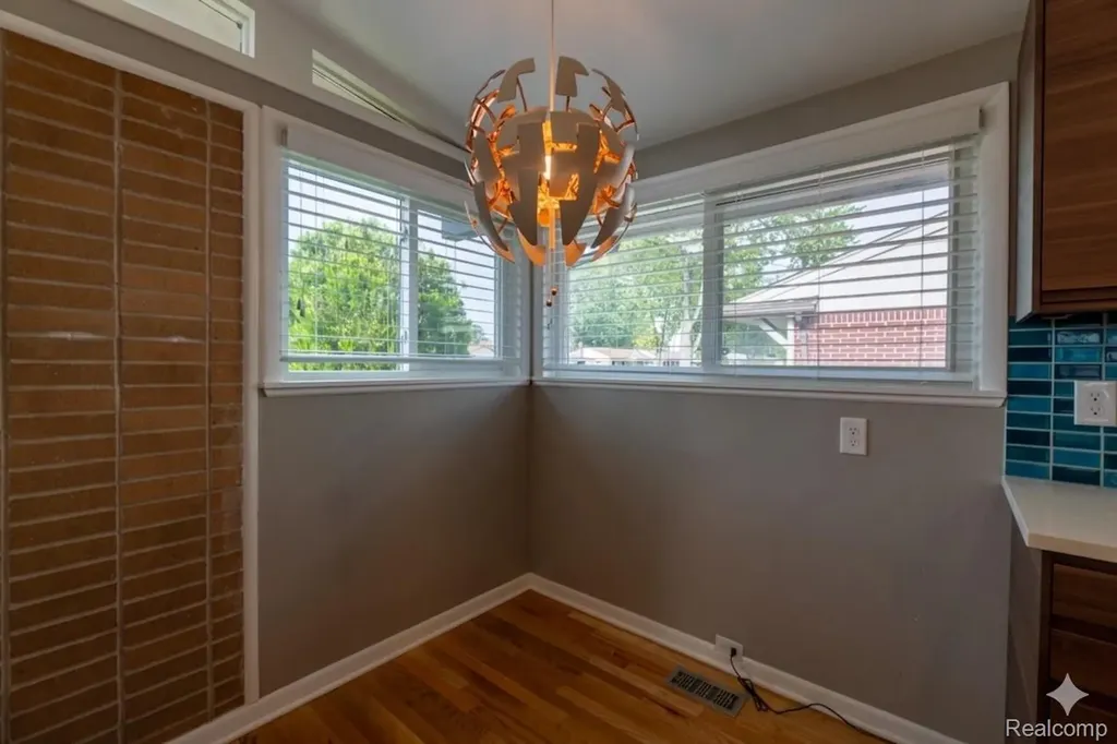 21512 Briarcliff Street St. Clair Shores City MI 48082