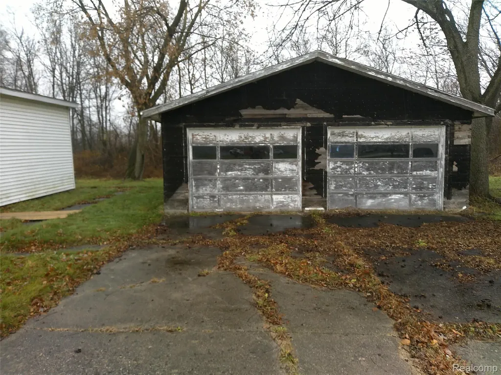 301 Chesaning Street St. Charles Village MI 48655