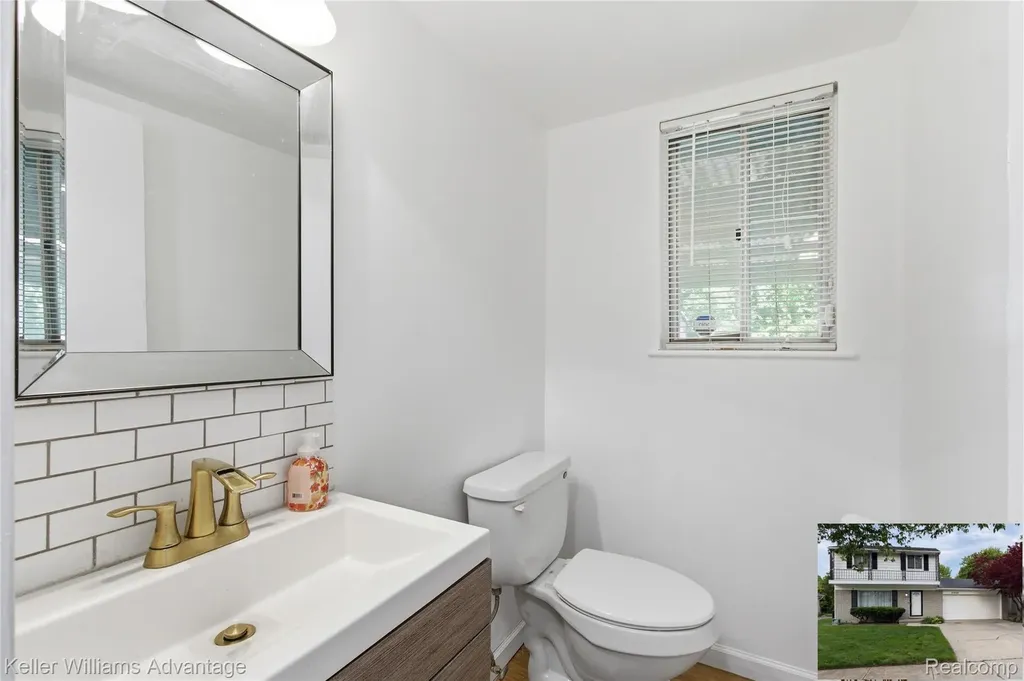 27646 Pierce Street Southfield City MI 48076