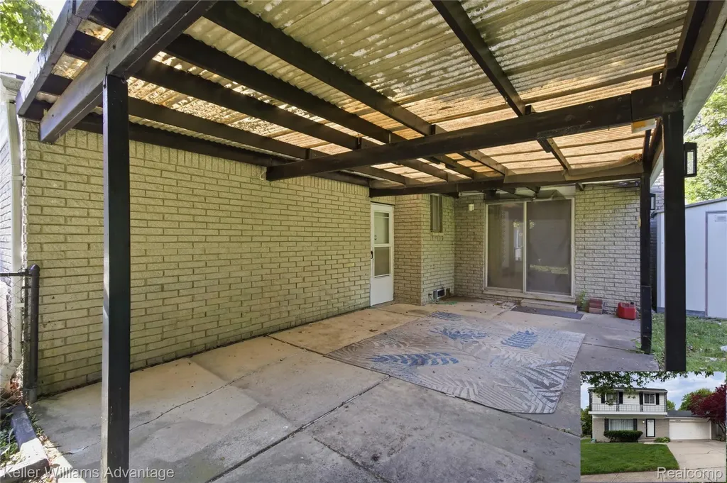27646 Pierce Street Southfield City MI 48076