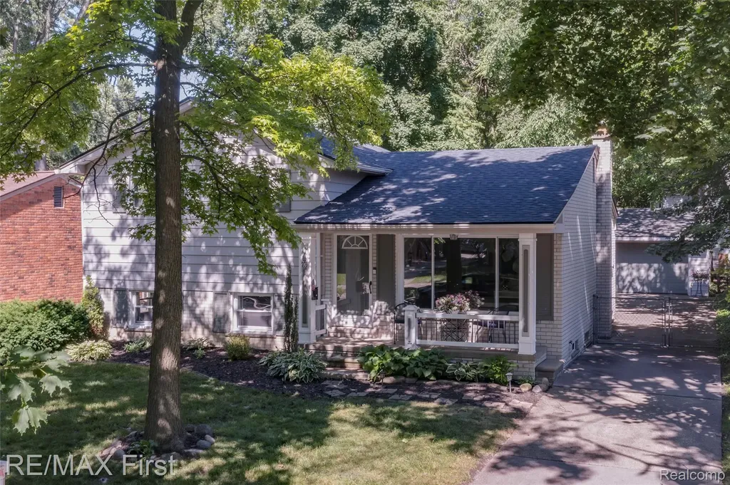 908 Marywood Drive Royal Oak City MI 48067