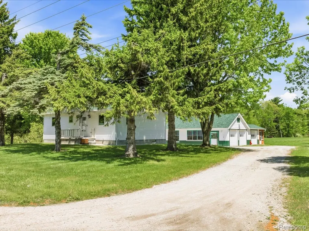 2482 Range Road Port Huron Charter Township MI 48060