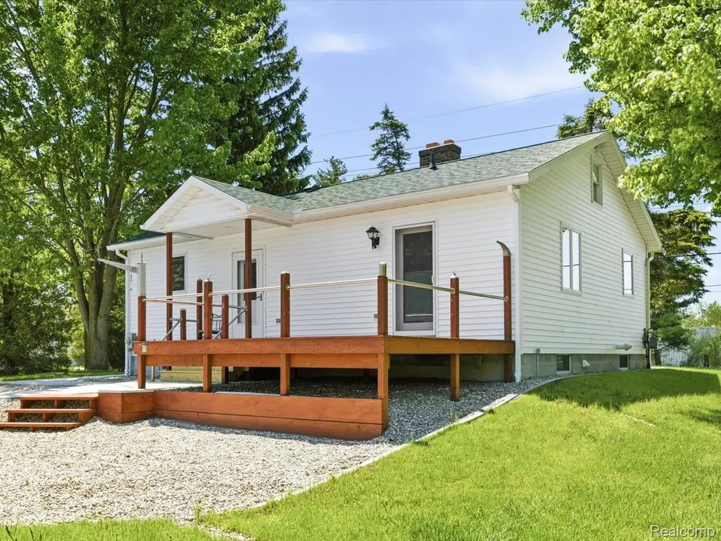 2482 Range Road Port Huron Charter Township MI 48060