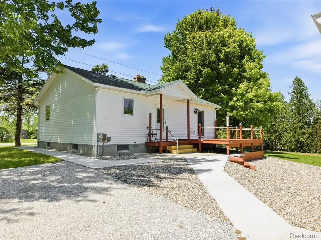 2482 Range Road Port Huron Charter Township MI 48060