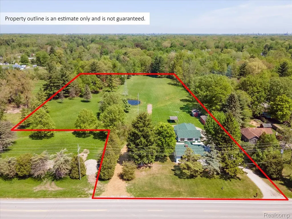 2482 Range Road Port Huron Charter Township MI 48060