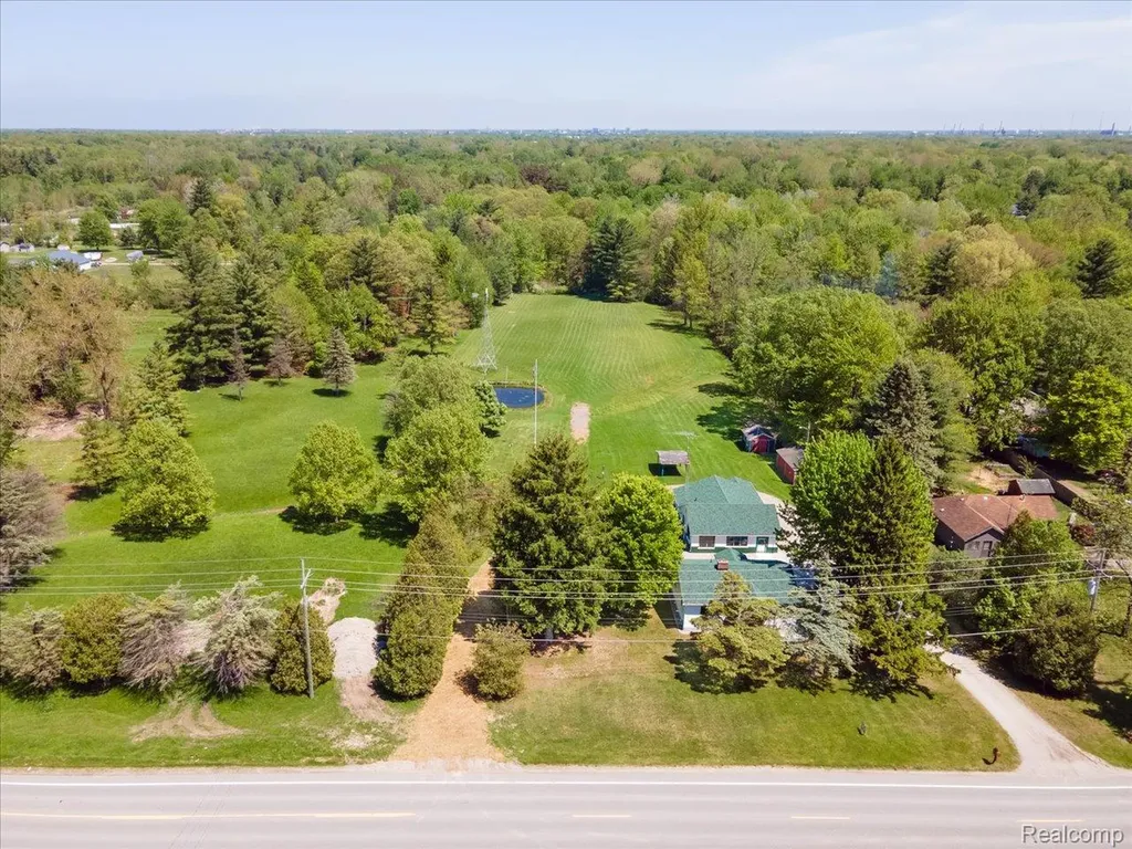 2482 Range Road Port Huron Charter Township MI 48060