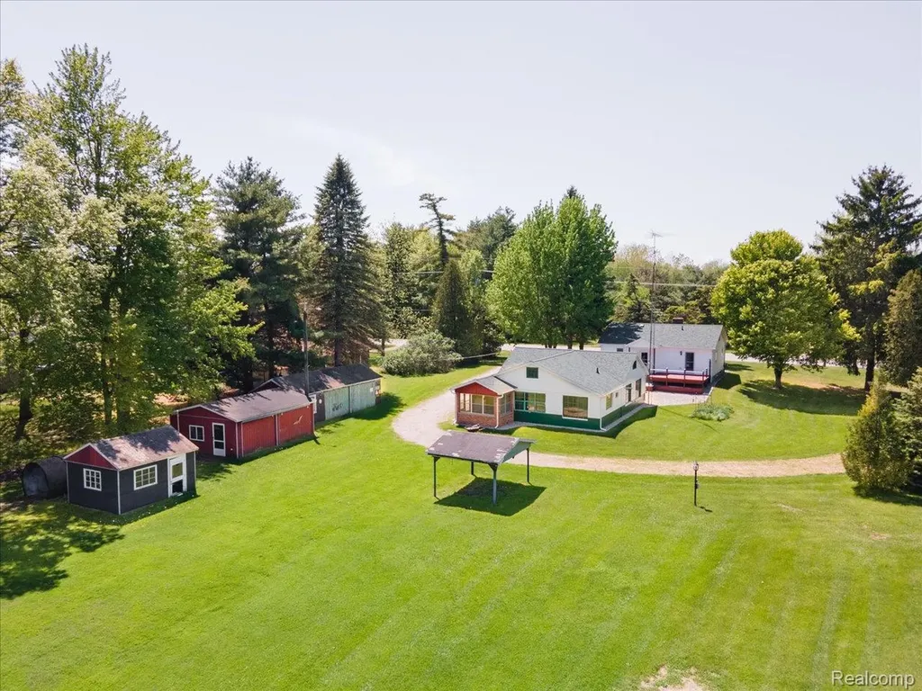2482 Range Road Port Huron Charter Township MI 48060