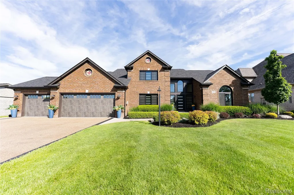 49729 Nautical Drive Chesterfield Township MI 48047