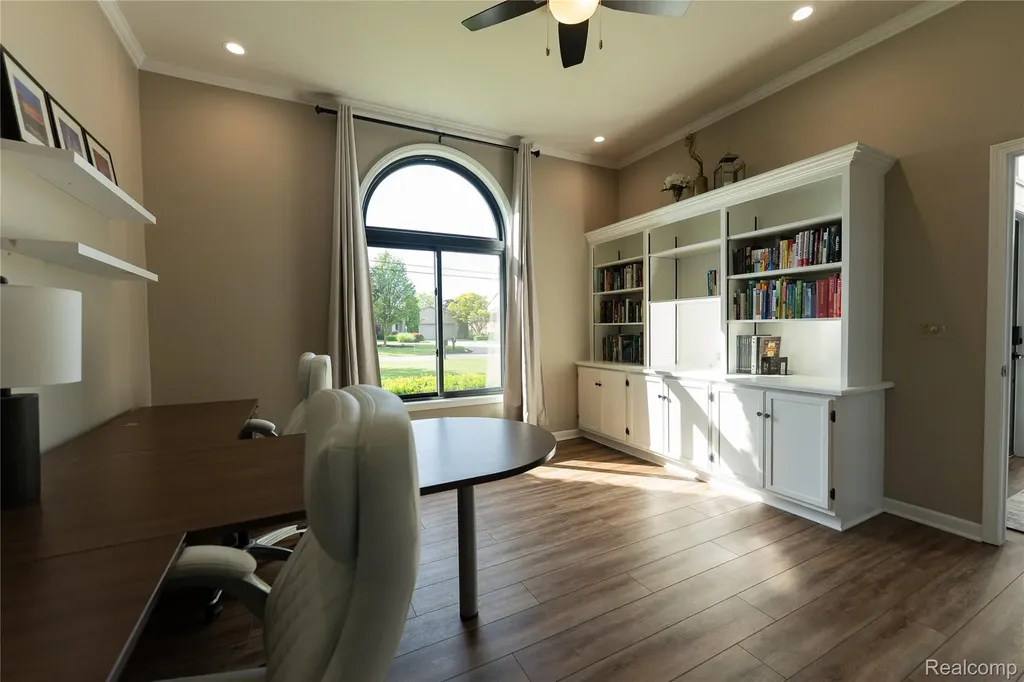 49729 Nautical Drive Chesterfield Township MI 48047