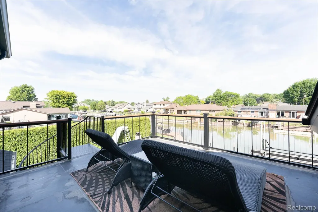 49729 Nautical Drive Chesterfield Township MI 48047