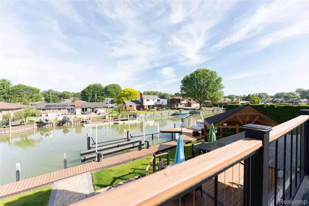 49729 Nautical Drive Chesterfield Township MI 48047
