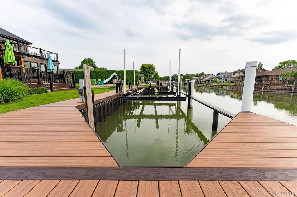 49729 Nautical Drive Chesterfield Township MI 48047