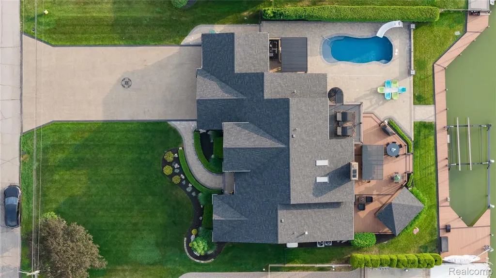 49729 Nautical Drive Chesterfield Township MI 48047