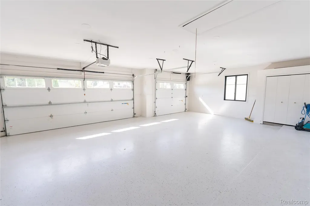 49729 Nautical Drive Chesterfield Township MI 48047