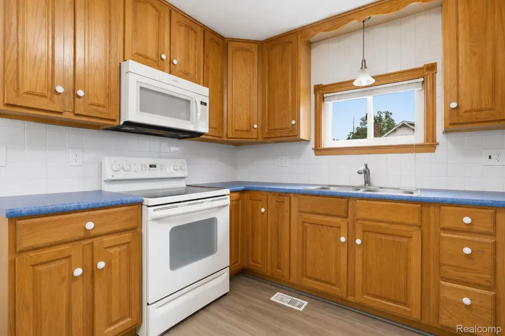 12463 W Lennon Road Clayton Charter Township MI 48449