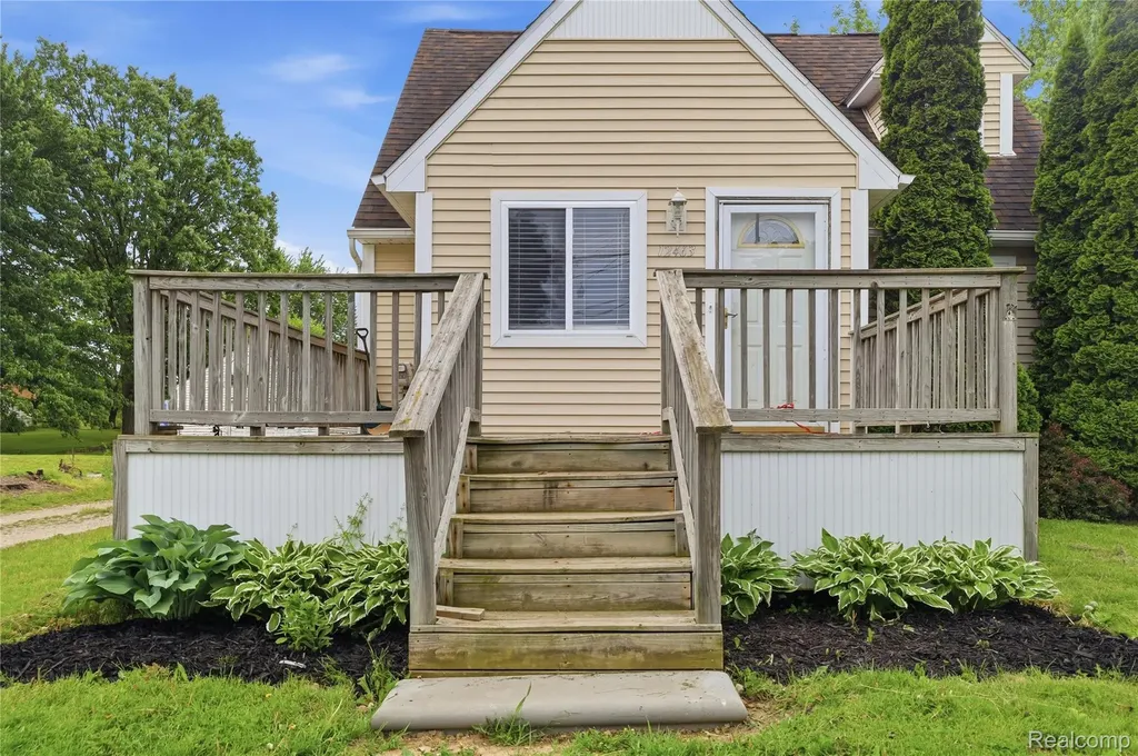 12463 W Lennon Road Clayton Charter Township MI 48449