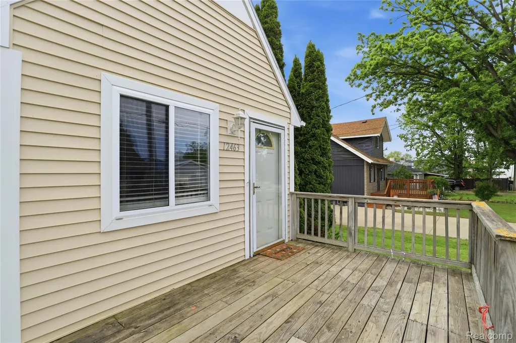 12463 W Lennon Road Clayton Charter Township MI 48449