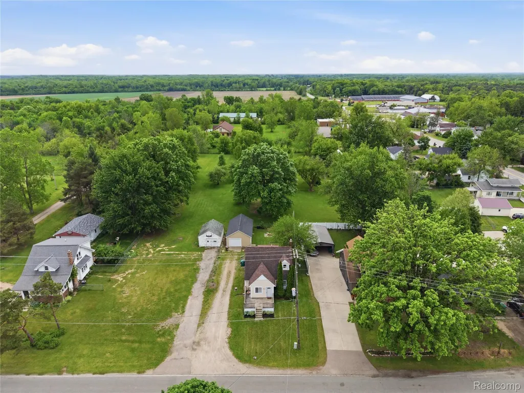 12463 W Lennon Road Clayton Charter Township MI 48449