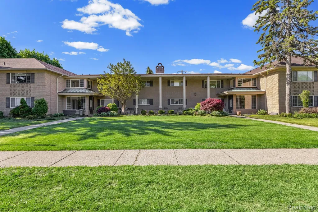 2245 Walton Boulevard Rochester City MI 48309
