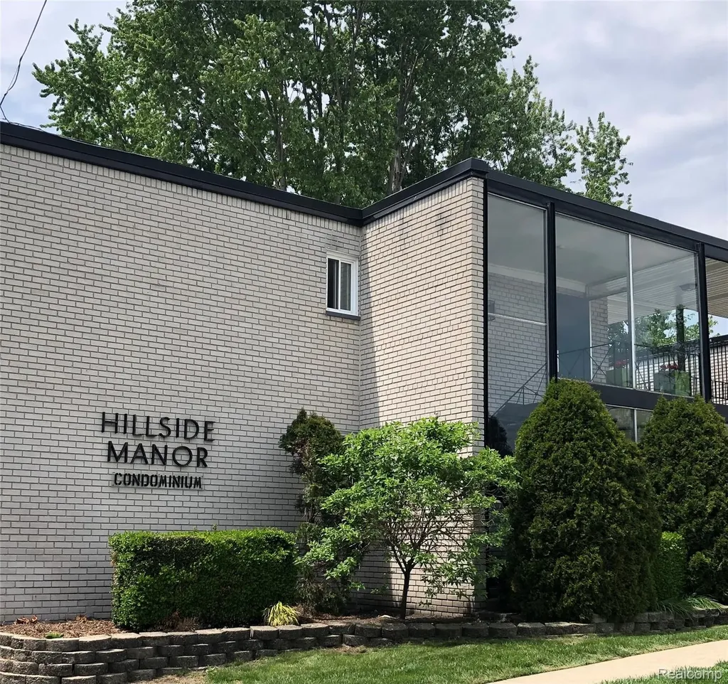 3421 Hillside Drive Royal Oak City MI 48073