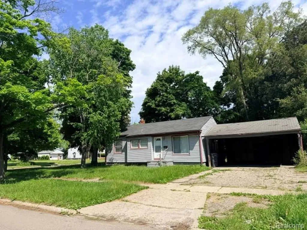 4701 Birchcrest Drive Flint City MI 48504