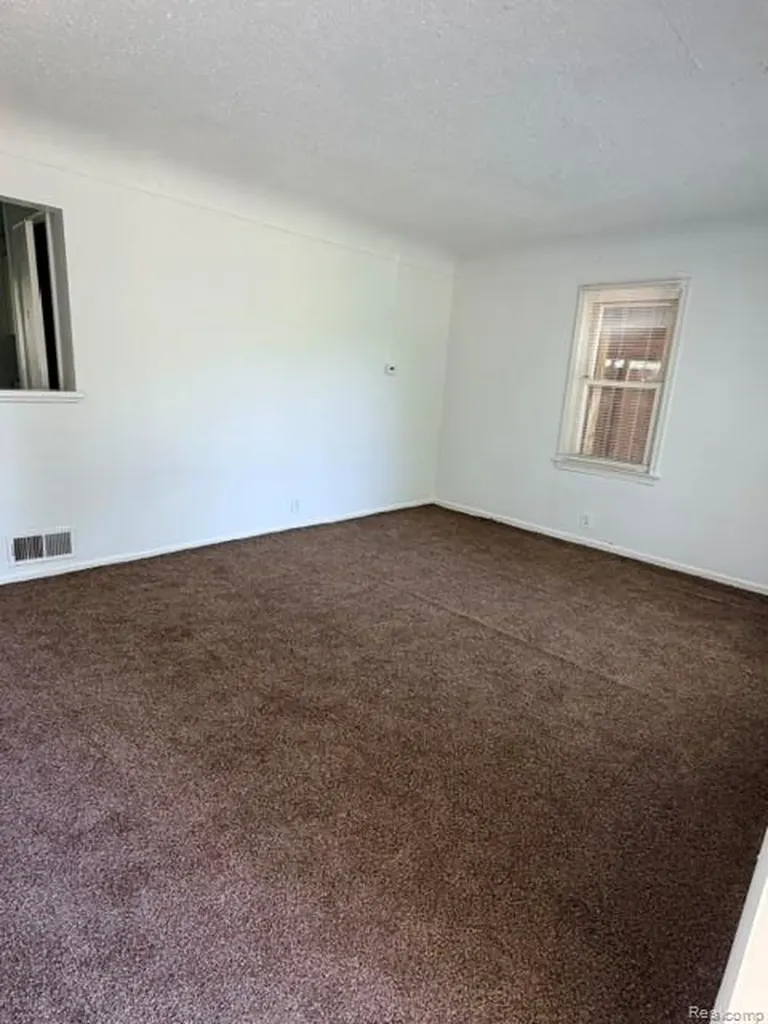 4701 Birchcrest Drive Flint City MI 48504
