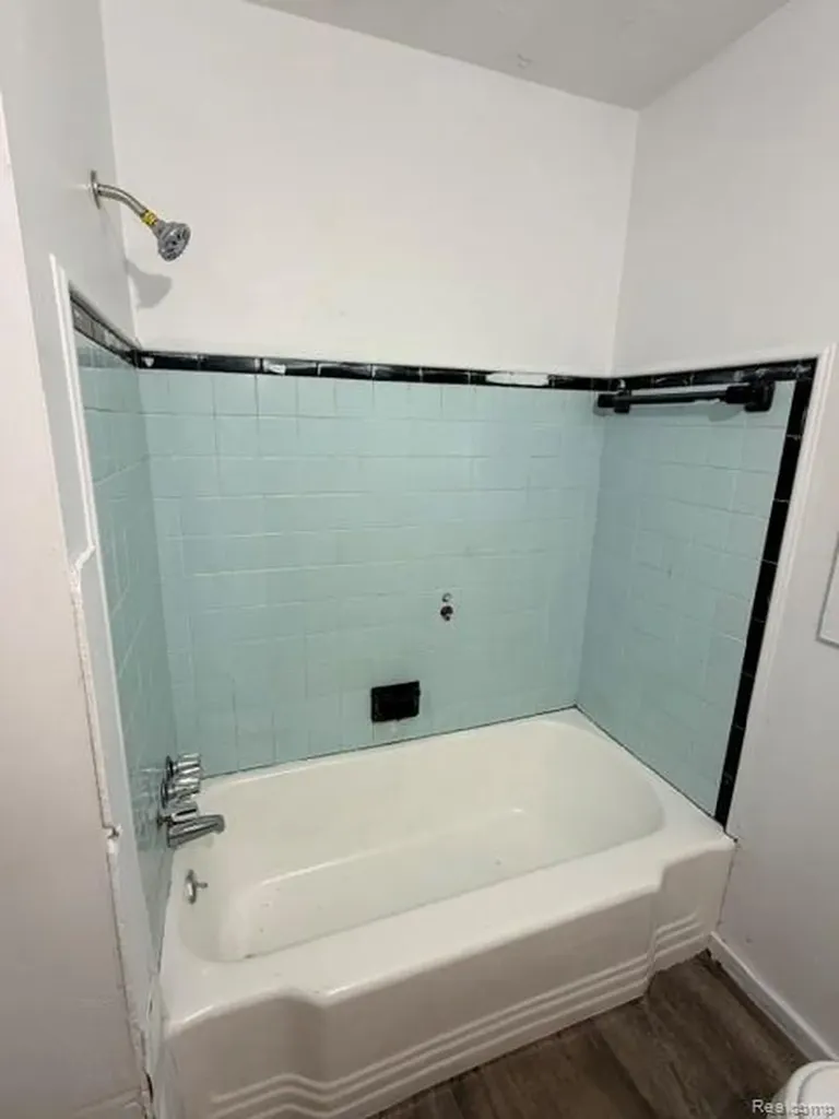 4701 Birchcrest Drive Flint City MI 48504
