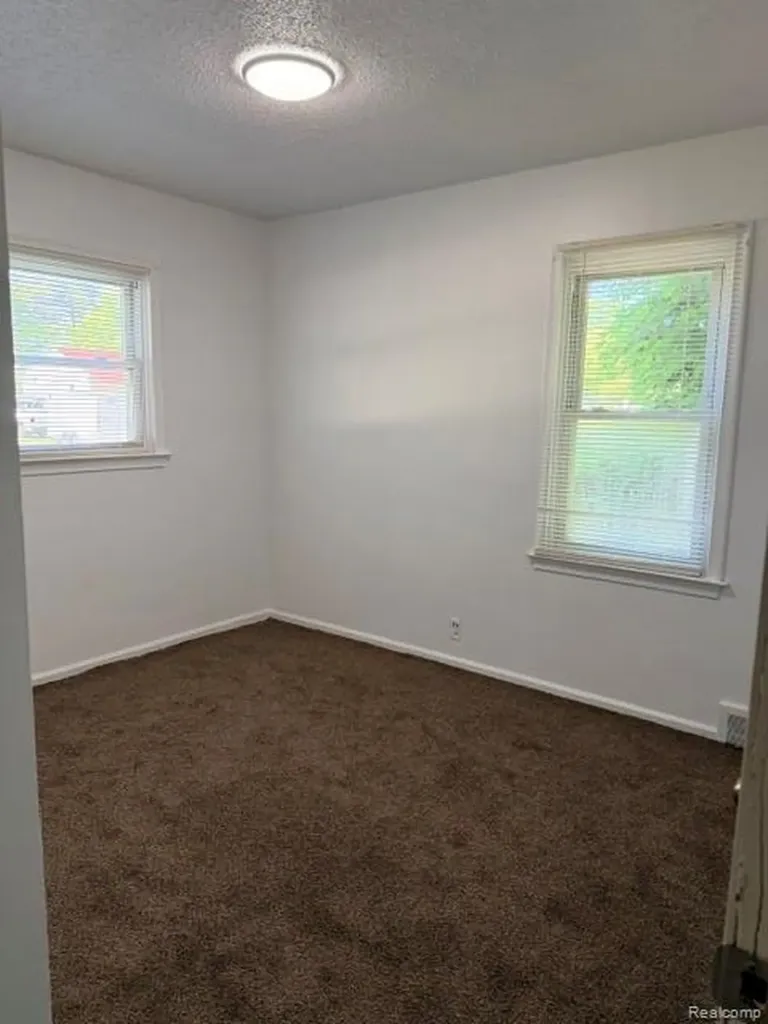 4701 Birchcrest Drive Flint City MI 48504