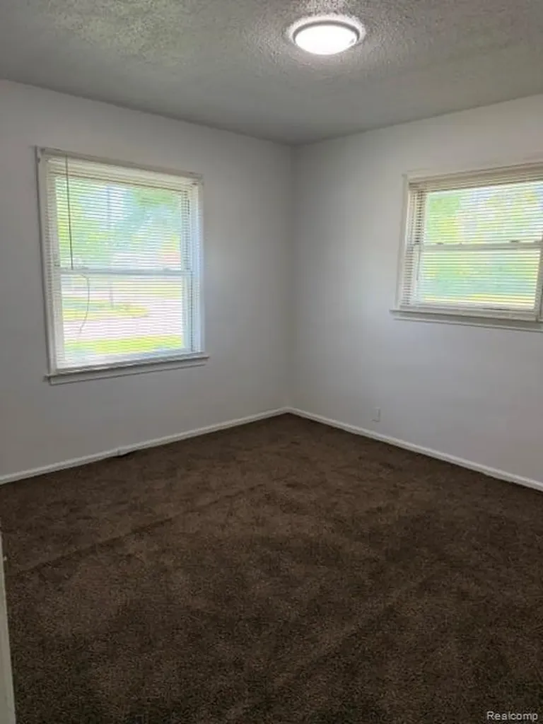 4701 Birchcrest Drive Flint City MI 48504