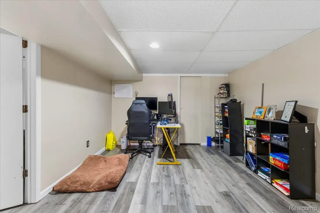154 Nichols Drive Saline City MI 48176