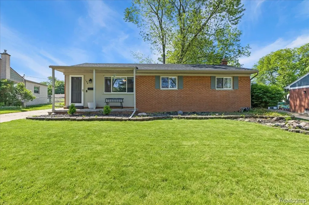 154 Nichols Drive Saline City MI 48176