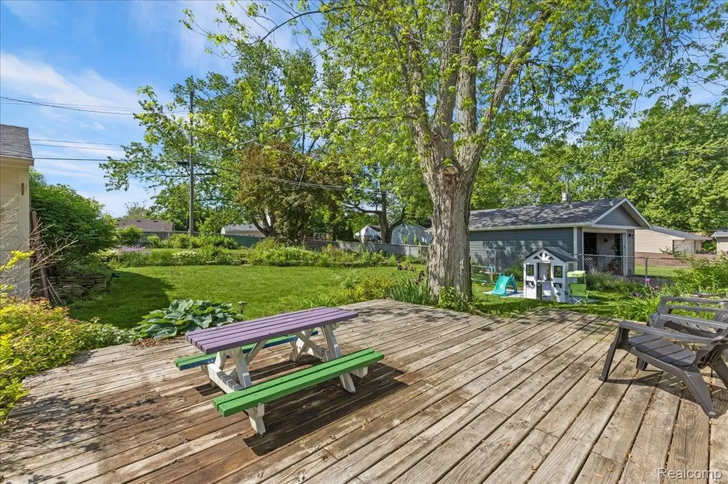 154 Nichols Drive Saline City MI 48176