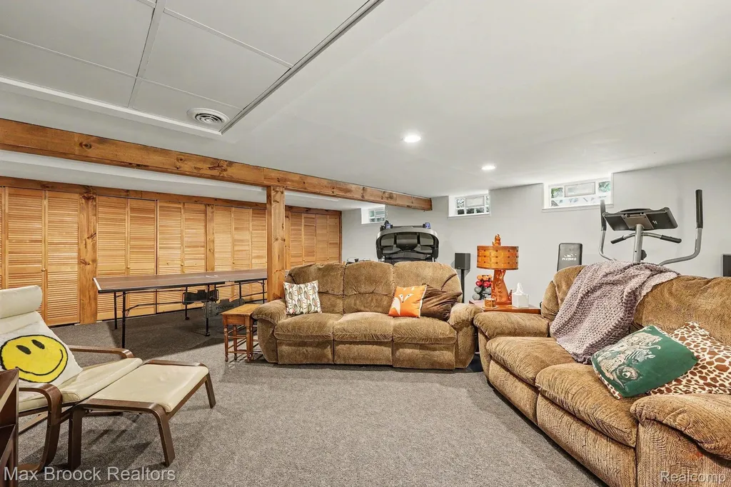 30615 Longcrest Street Southfield City MI 48076
