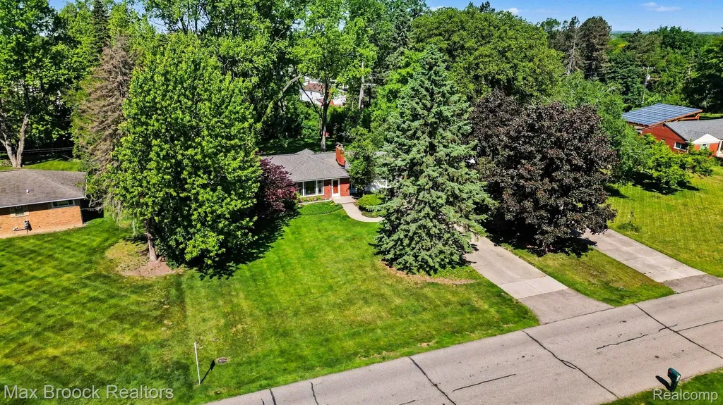 30615 Longcrest Street Southfield City MI 48076