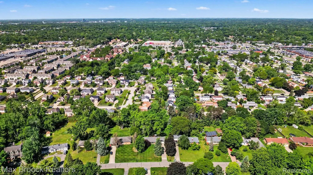 30615 Longcrest Street Southfield City MI 48076
