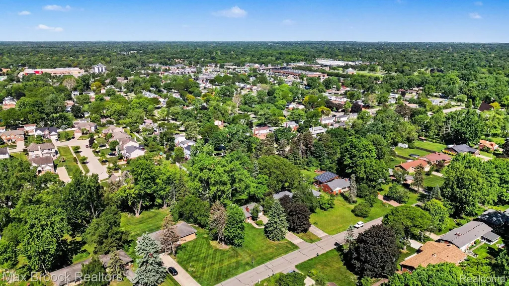 30615 Longcrest Street Southfield City MI 48076