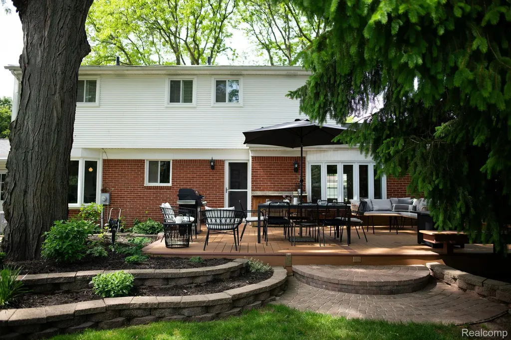 14922 Robinwood Drive Plymouth Charter Township MI 48170