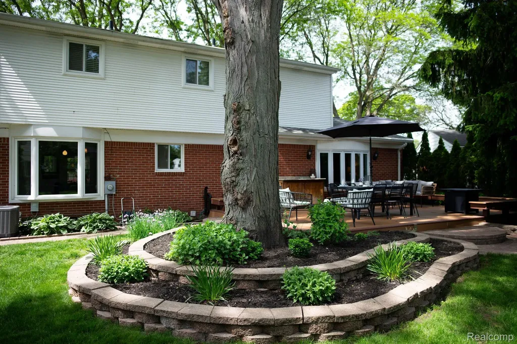 14922 Robinwood Drive Plymouth Charter Township MI 48170