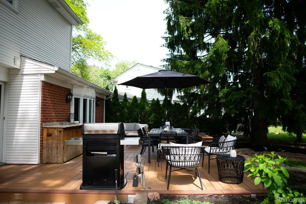 14922 Robinwood Drive Plymouth Charter Township MI 48170