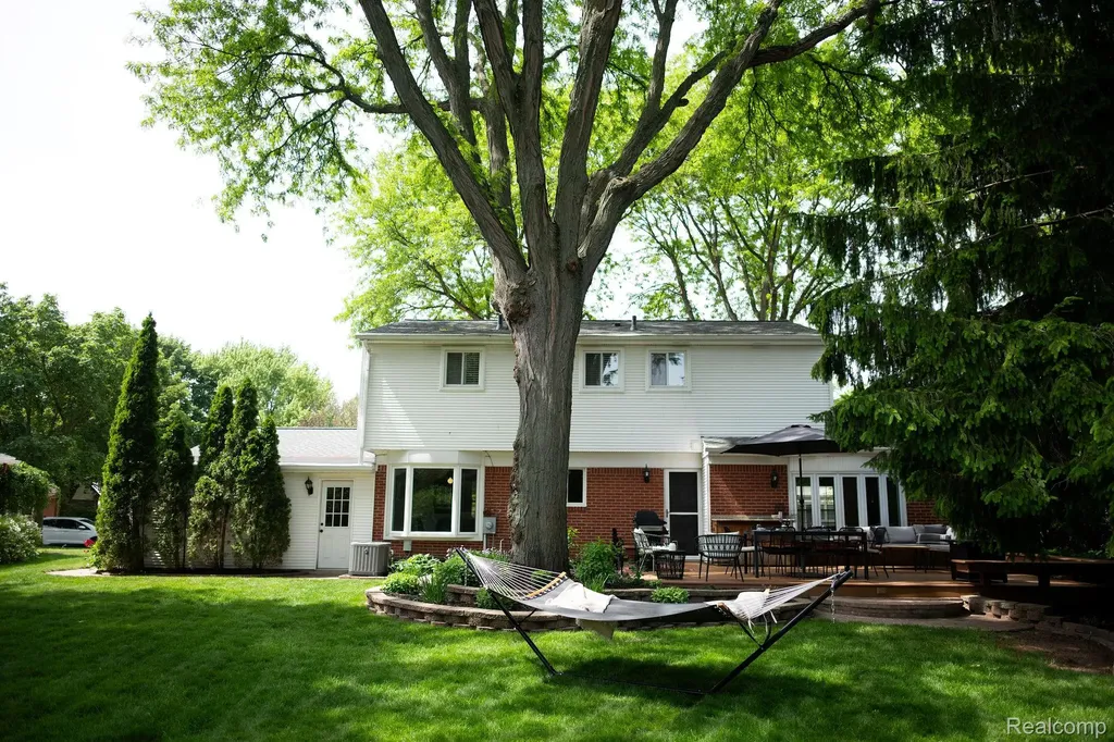 14922 Robinwood Drive Plymouth Charter Township MI 48170