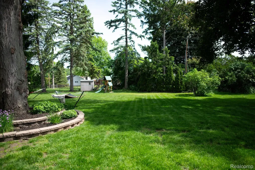 14922 Robinwood Drive Plymouth Charter Township MI 48170