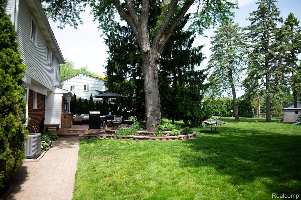 14922 Robinwood Drive Plymouth Charter Township MI 48170