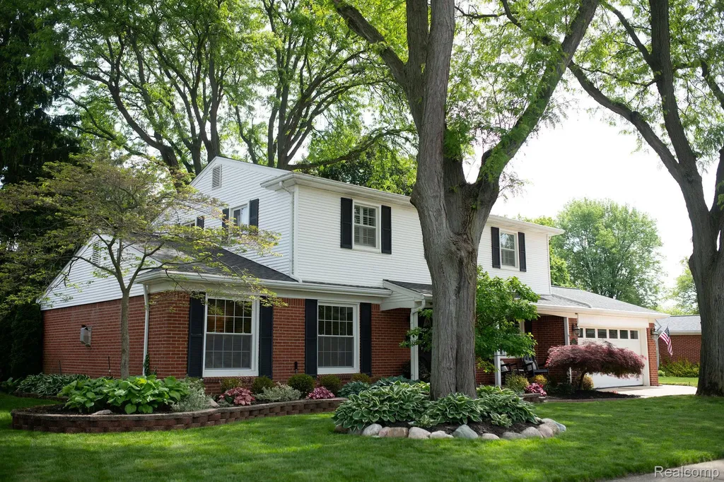 14922 Robinwood Drive Plymouth Charter Township MI 48170