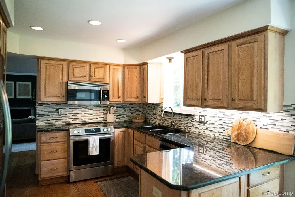 14922 Robinwood Drive Plymouth Charter Township MI 48170