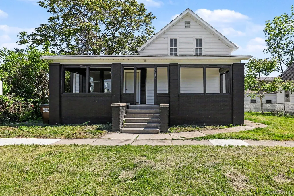 1123 E 1st Street Monroe City MI 48161