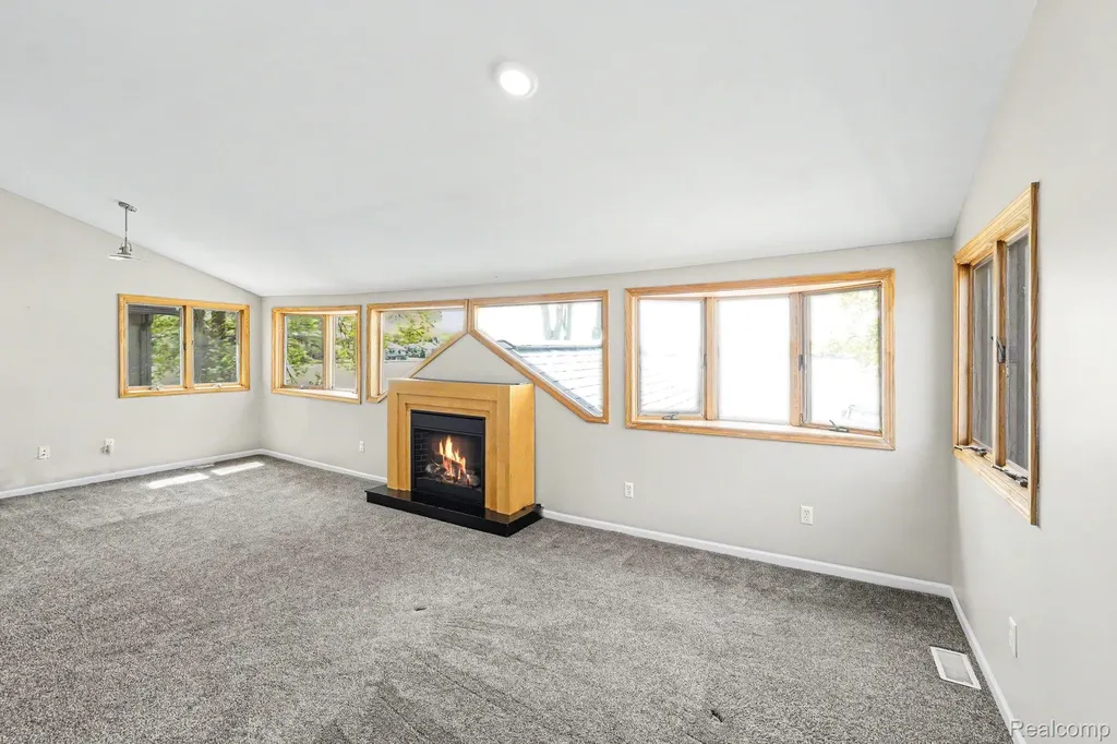 3506 Union Lake Road Commerce Charter Township MI 48382