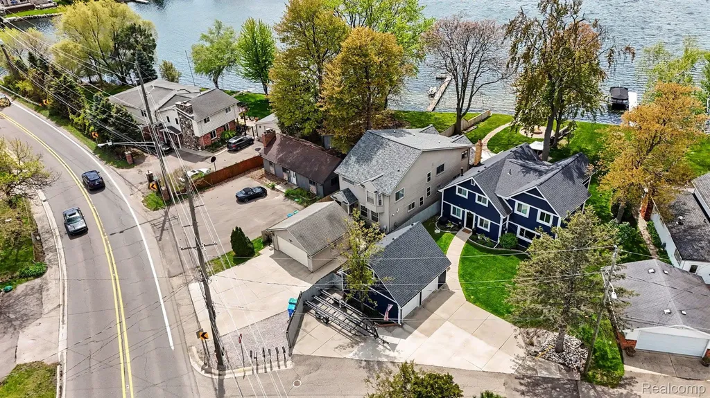 3506 Union Lake Road Commerce Charter Township MI 48382