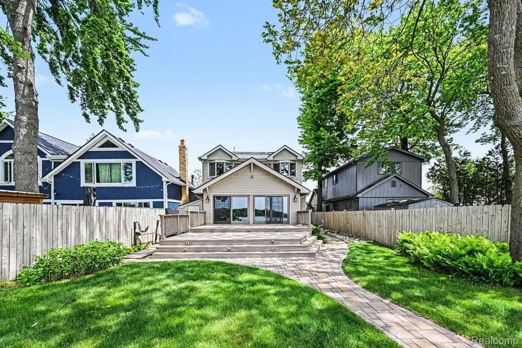 3506 Union Lake Road Commerce Charter Township MI 48382