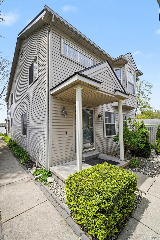 3506 Union Lake Road Commerce Charter Township MI 48382